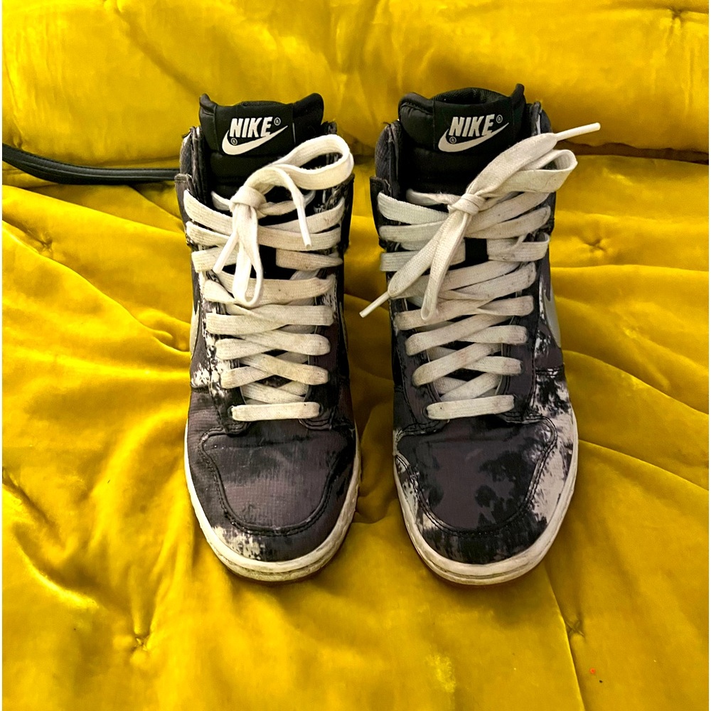 Black and white, tie-dye,wedge Nikes